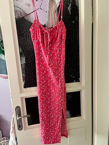 PEMBE ELBİSE