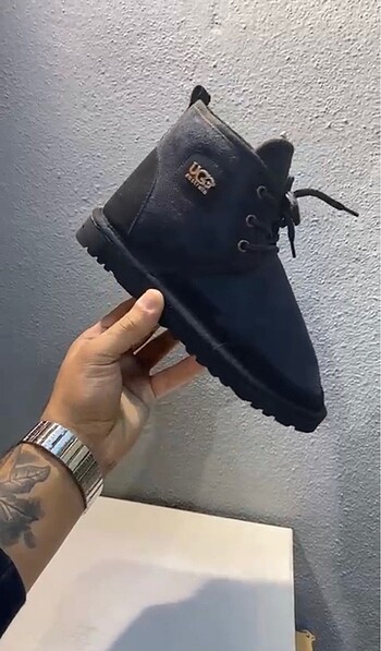 Ugg Ugg bot