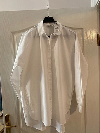 Beyaz uzun gömlek