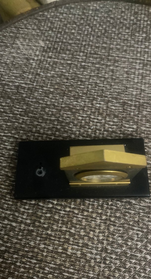 Saat, üzerinde hasar vardur saat çalışıyor - Görsel 3