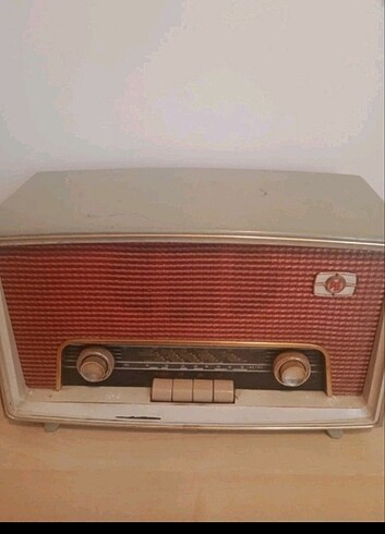 Eski bir radyo