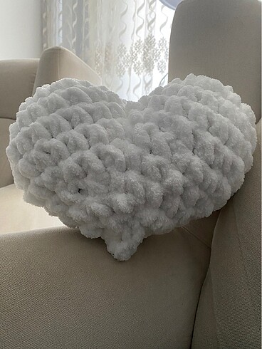 BEYAZ PUFFY KALP