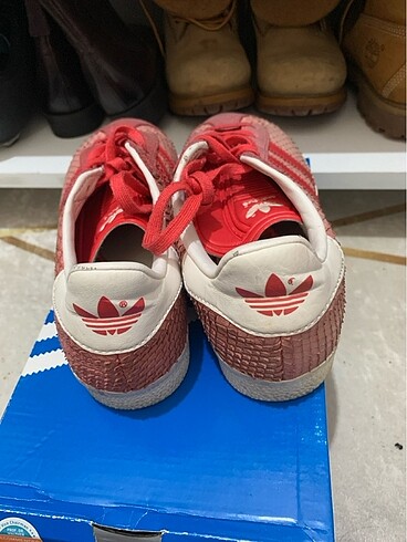 36 Beden kırmızı Renk adidas gazelle