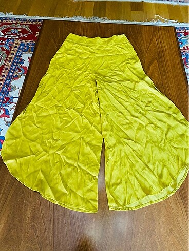 Zara bilekte saten pantolon