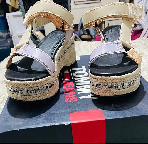 38 Beden Tommy hilfiger sandalet