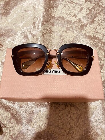 Miu Miu Miu miu güneş gözlüğü