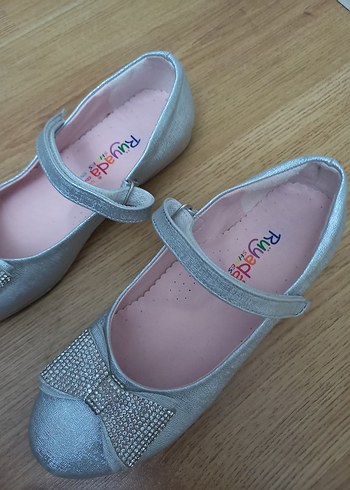 Gümüş renkli Fiyonk Detaylı Kız Babet Ayakkabı - Görsel 3