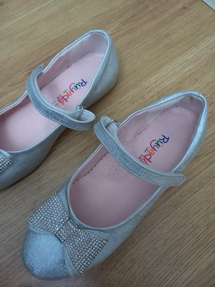 Gümüş renkli Fiyonk Detaylı Kız Babet Ayakkabı - Görsel 3