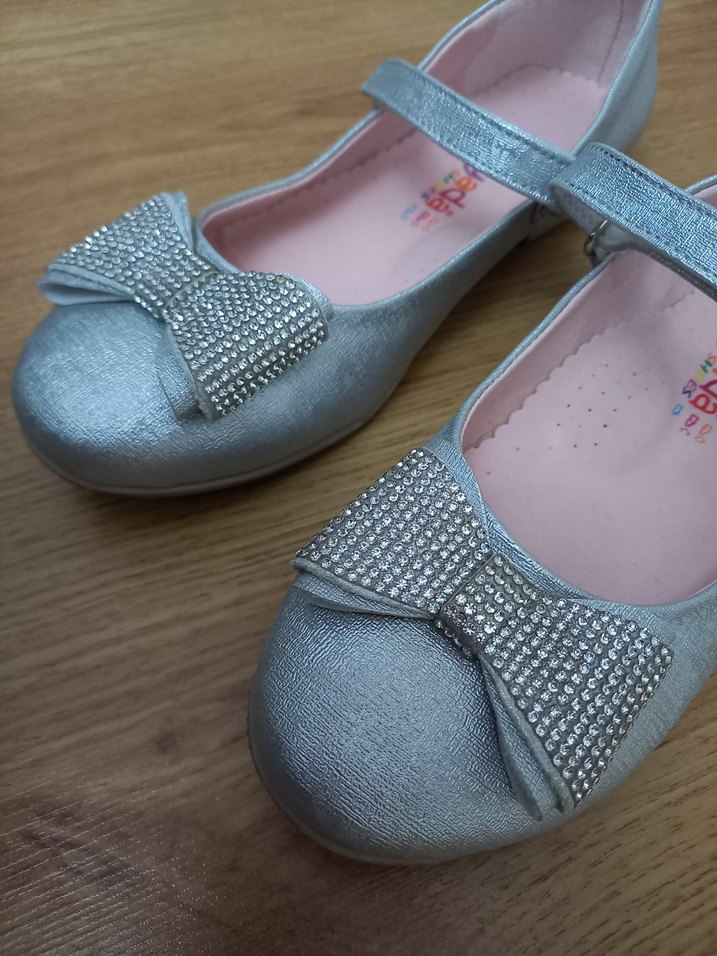 Gümüş renkli Fiyonk Detaylı Kız Babet Ayakkabı - Görsel 2