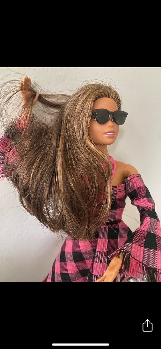 Parlak Pembe Elbiseli Bebek - Görsel 3