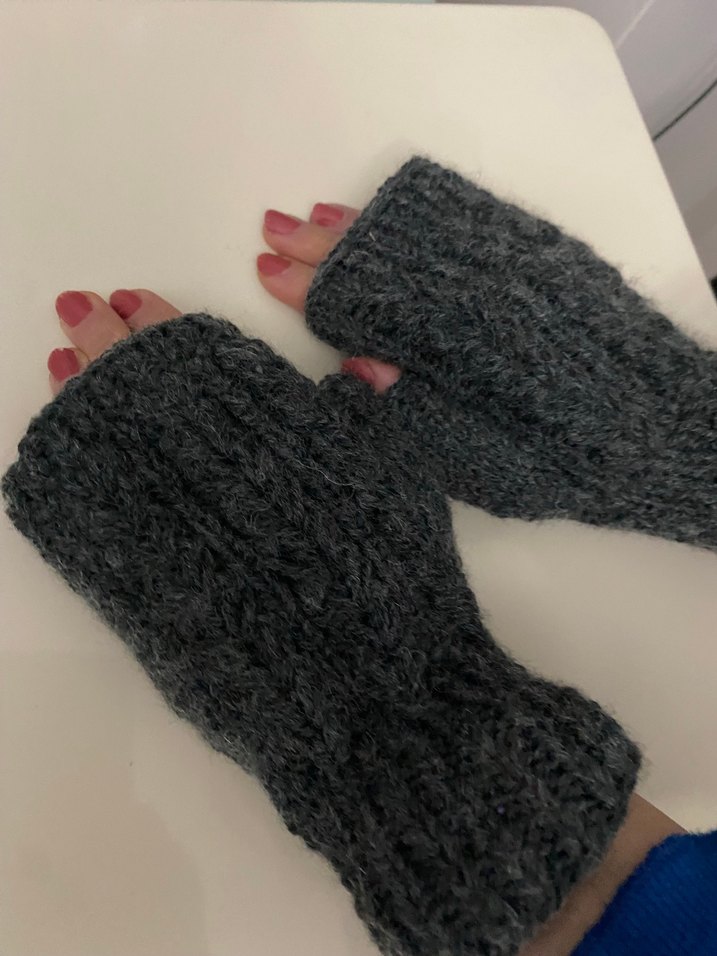Gri Örgü Parmaksız Kadın Eldiveni - Görsel 5