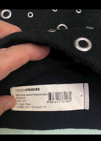 Siyah Örgü Ponponlu Kadın Bere - Görsel 4