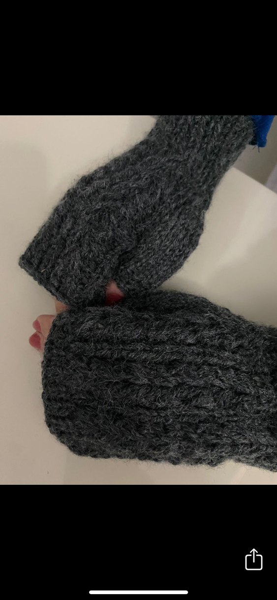 Gri Örgü Parmaksız Kadın Eldiveni - Görsel 2