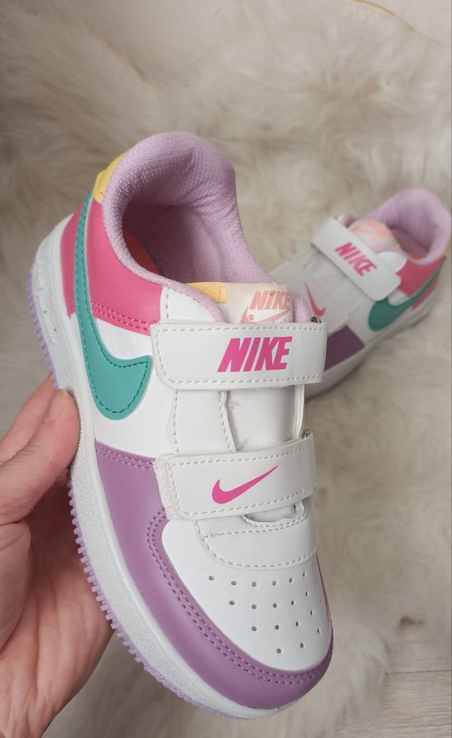 Beyaz Nike Kız Çocuk Velcro Spor Ayakkabısı - Görsel 2