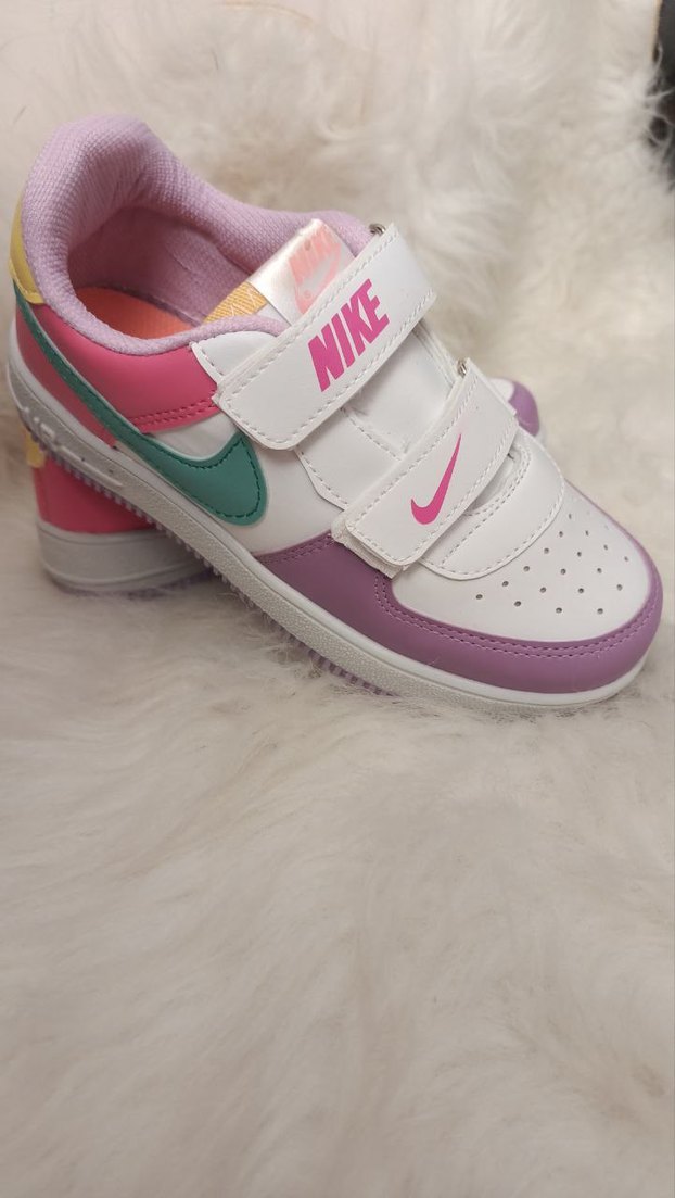 Beyaz Nike Kız Çocuk Velcro Spor Ayakkabısı - Görsel 4