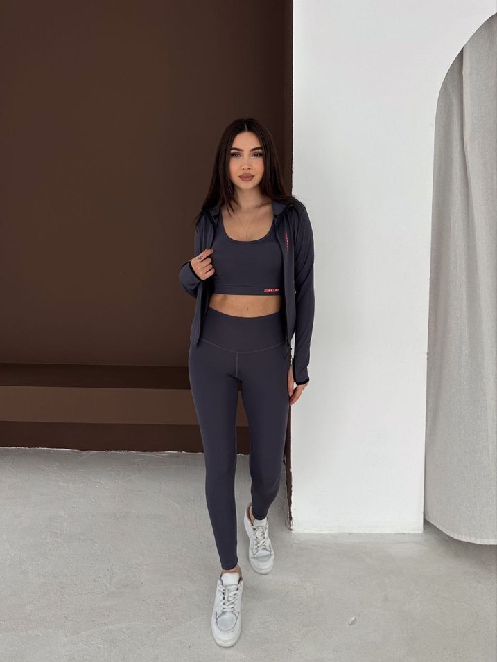 Mor Fermuarlı Yüksek Yakalı Spor Üst - Görsel 2