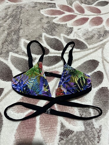 Bikini üstü