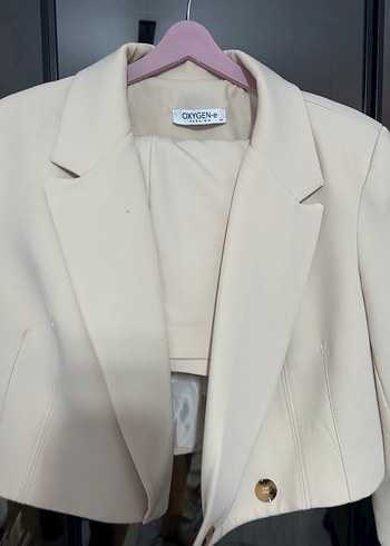 Bej Mini Düğmeli Kadın Blazer Ceket Etek Takım