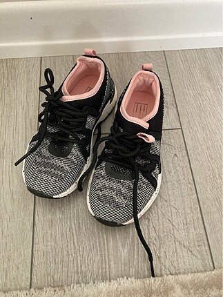 Zara kız spor ayakkabı 27 numara