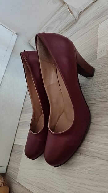 37 Beden Bordo