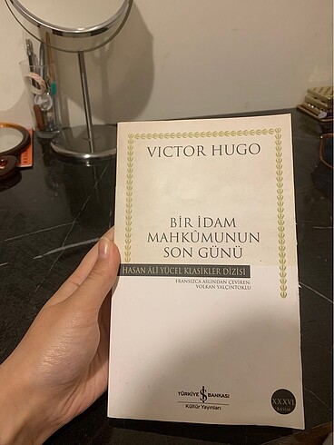 VICTOR HUGO