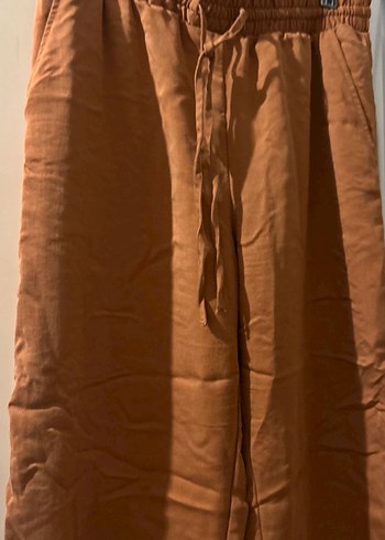Kadın Kahverengi Kuşaklı Saten Pantolon - Görsel 3