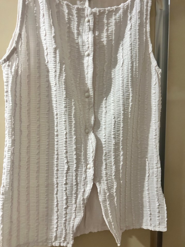 Kadın Beyaz Keten Pilili Kolsuz Yelek - Görsel 5