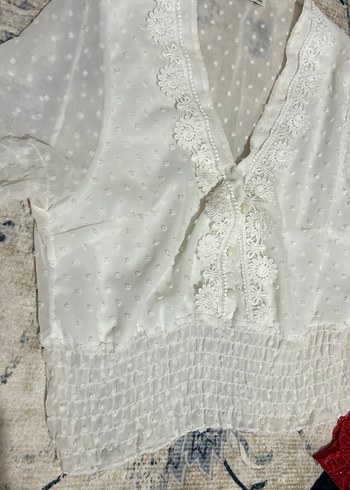 Dantel Detaylı Beyaz Bohem V Yakalı Bluz - Görsel 2