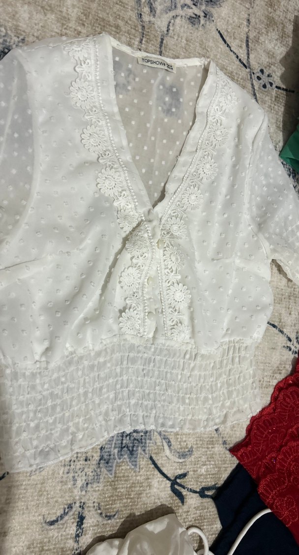 Dantel Detaylı Beyaz Bohem V Yakalı Bluz - Görsel 3