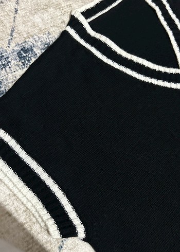 V Yaka Siyah Örgü Kadın Süveter - Görsel 4