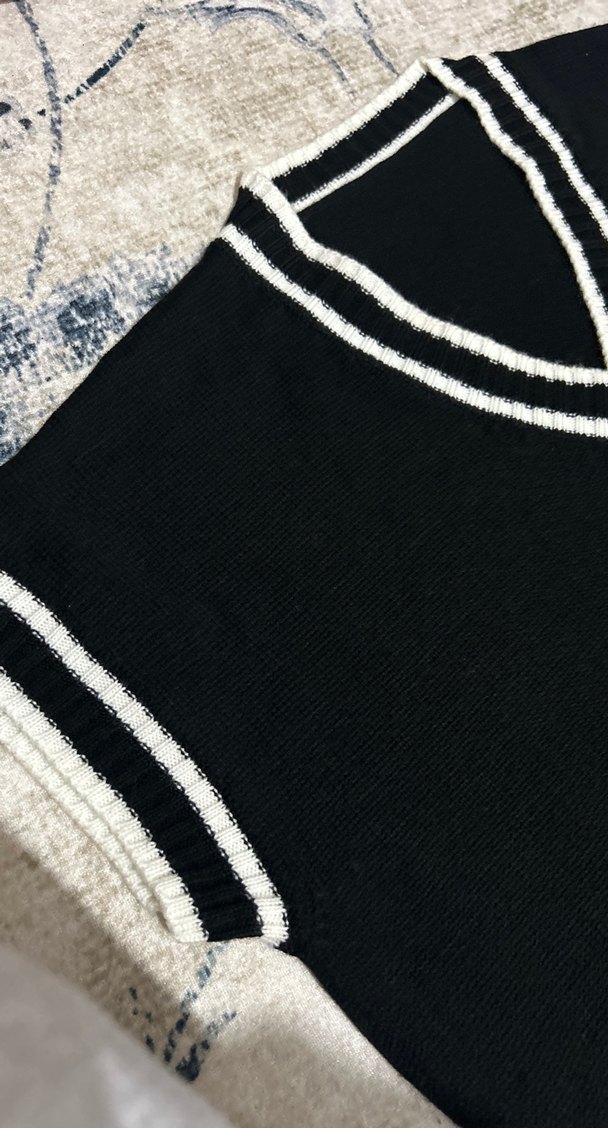 V Yaka Siyah Örgü Kadın Süveter - Görsel 4