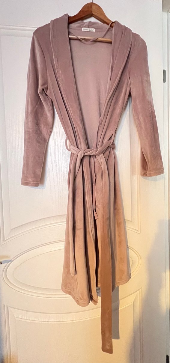 Oysho sabahlık
Pembe Midi Kadın Bornoz/
1-2kez giyildi yeni gibi - Görsel 3