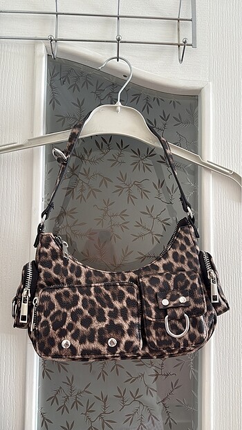 Bershka leopar çanta