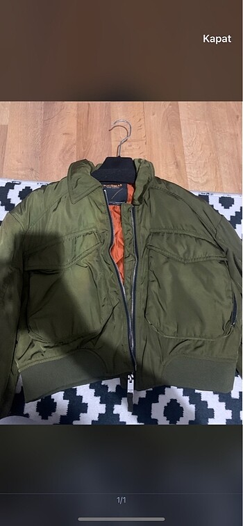Pull and bear bomber