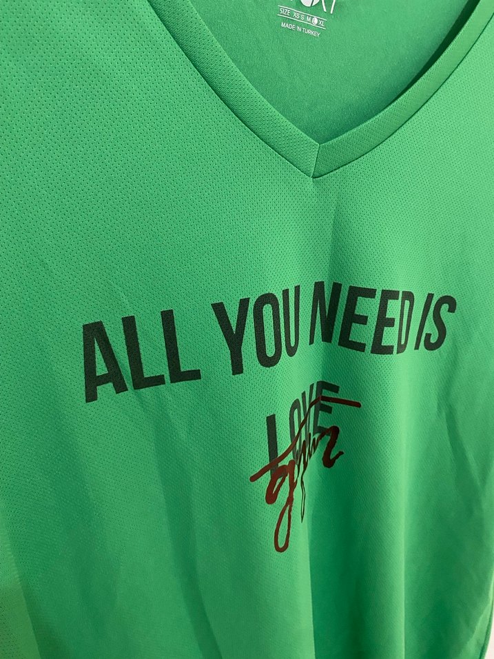 Yeşil V Yaka Kadın Tişört - Görsel 4