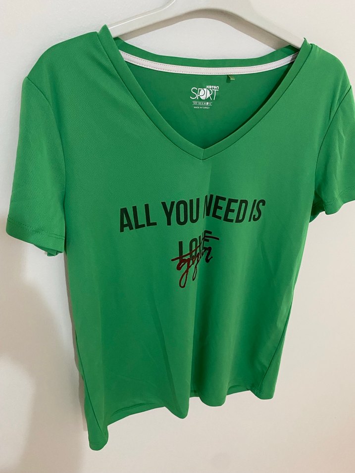 Yeşil V Yaka Kadın Tişört - Görsel 2