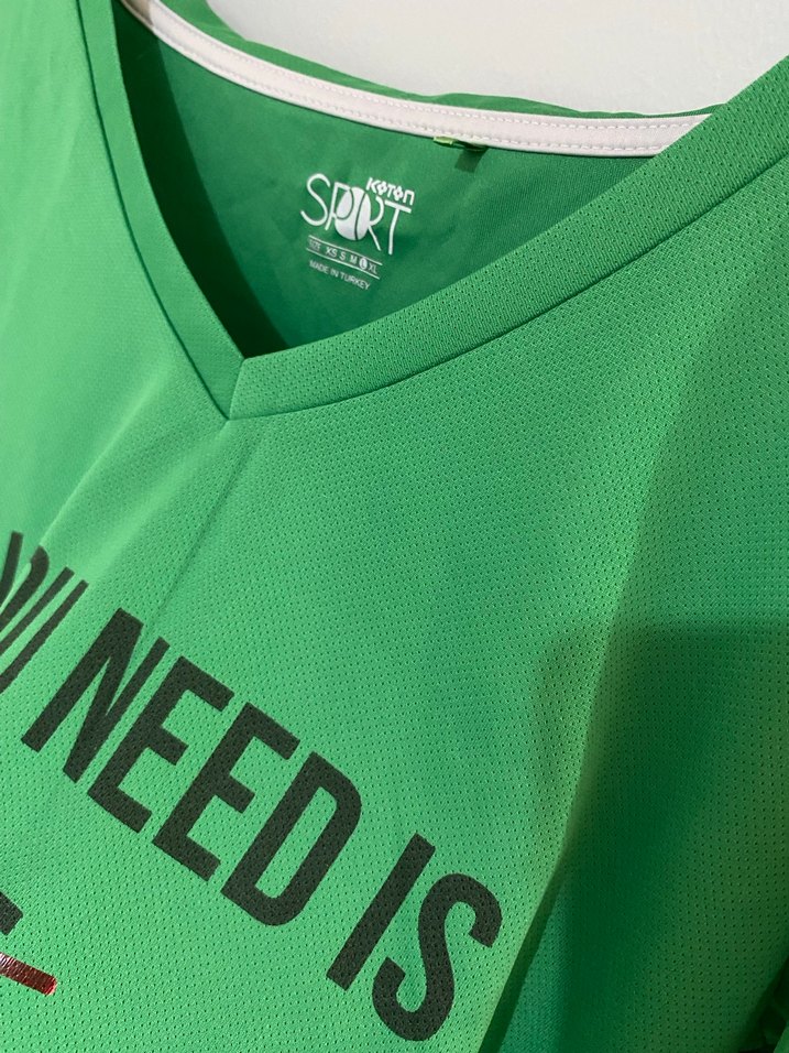 Yeşil V Yaka Kadın Tişört - Görsel 5