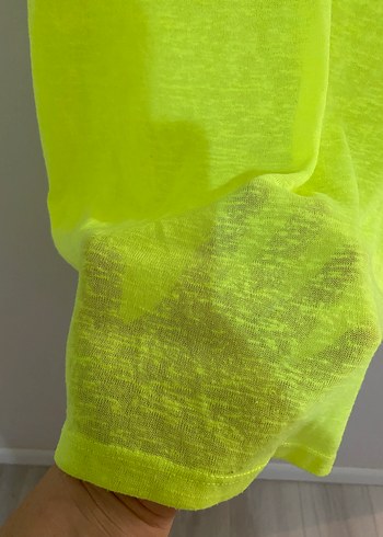 Sarı V Yaka Kısa Kollu Tişört - Görsel 5