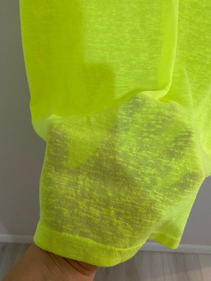 Sarı V Yaka Kısa Kollu Tişört - Görsel 5