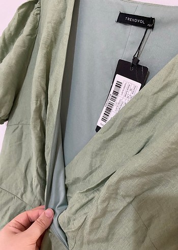 Yeşil Keten Mini Elbise V Yakalı - Görsel 9