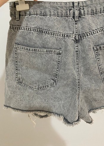 Gri Yırtık Mini Kot Şort - Görsel 8