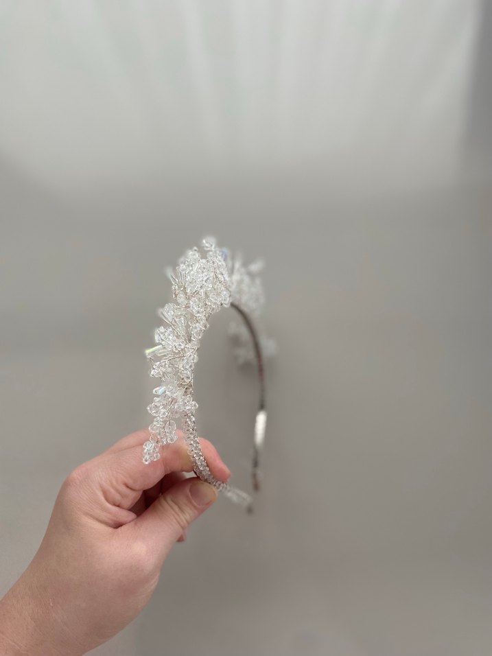 Beyaz Kristal Boncuklu Taç - Görsel 5