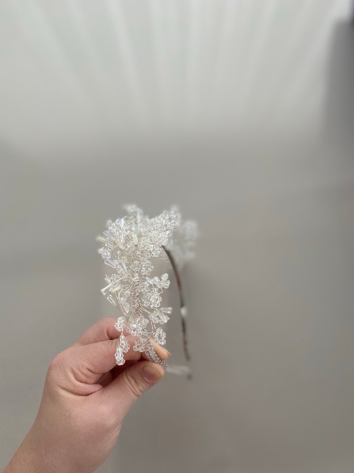 Beyaz Kristal Boncuklu Taç - Görsel 3