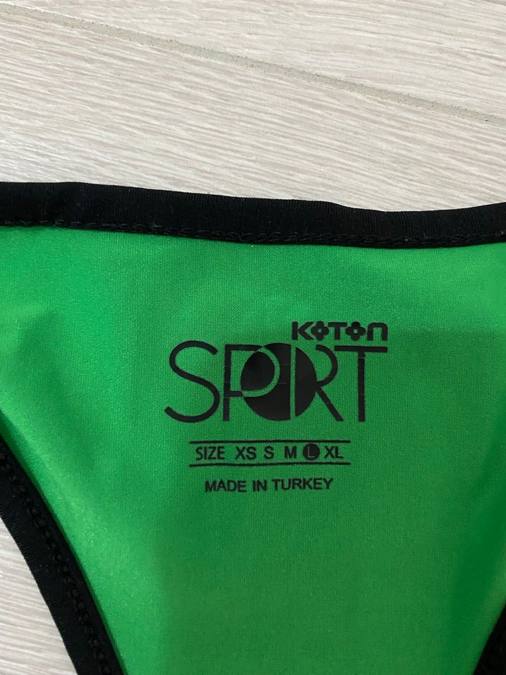Koton Siyah ve Yeşil Mini Spor Sütyeni - Görsel 3