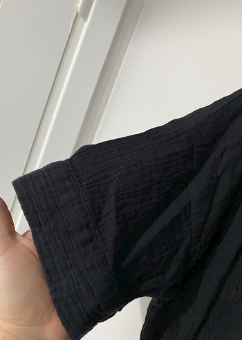 Siyah V Yakalı Müslin Gömlek - Görsel 6
