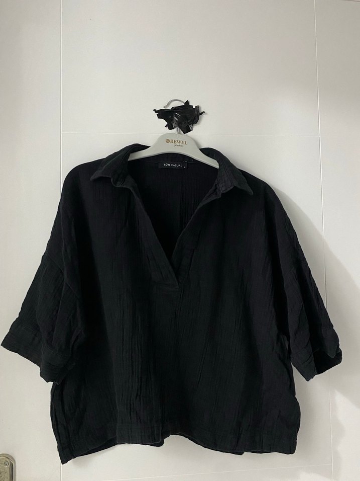 Siyah V Yakalı Müslin Gömlek - Görsel 3