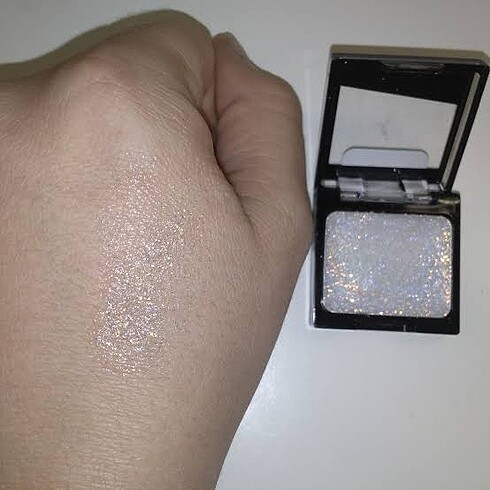 Beden Wet n Wild Glitter Tekli Göz Farı