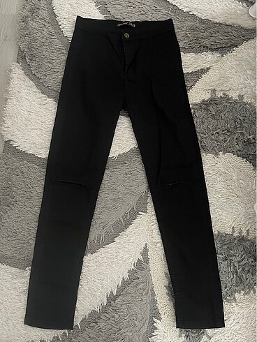 Yırtık Model Pantolon