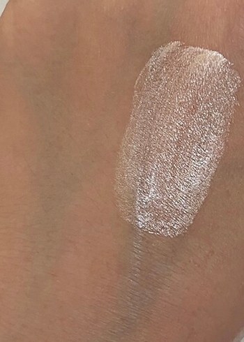 Beden Renk Rare Beauty Aydınlatıcı