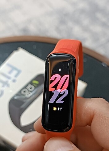 Samsung Galaxy Fit 2 akıllı bileklik 